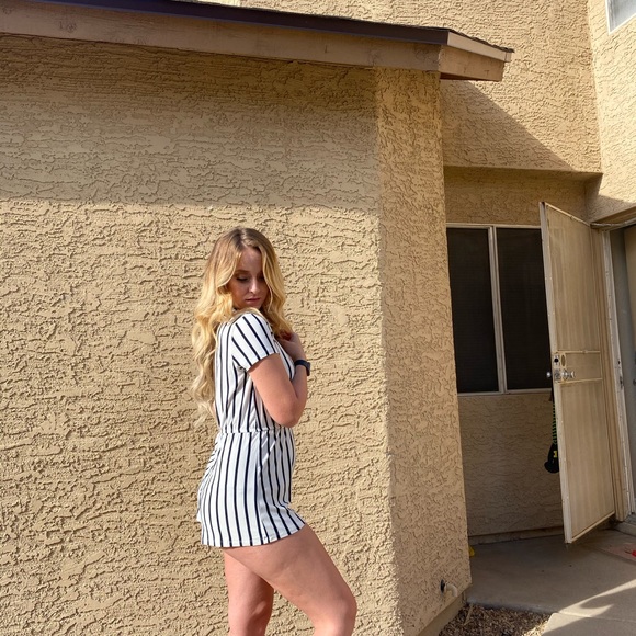 Romper! - Picture 2 of 2